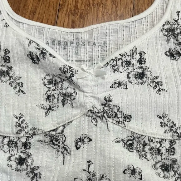 Aeropostale White Floral Cropped Tank Top - Picture 4 of 4